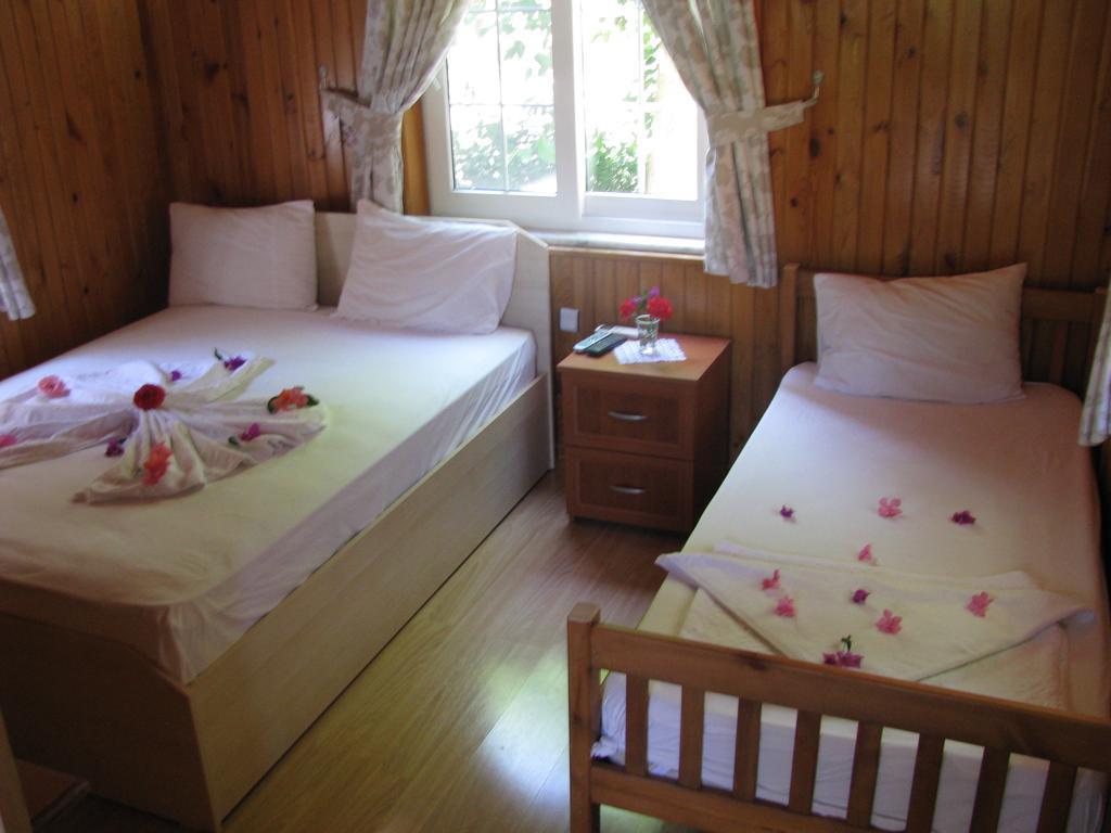 أدراسان Atici 2 Hotel الغرفة الصورة